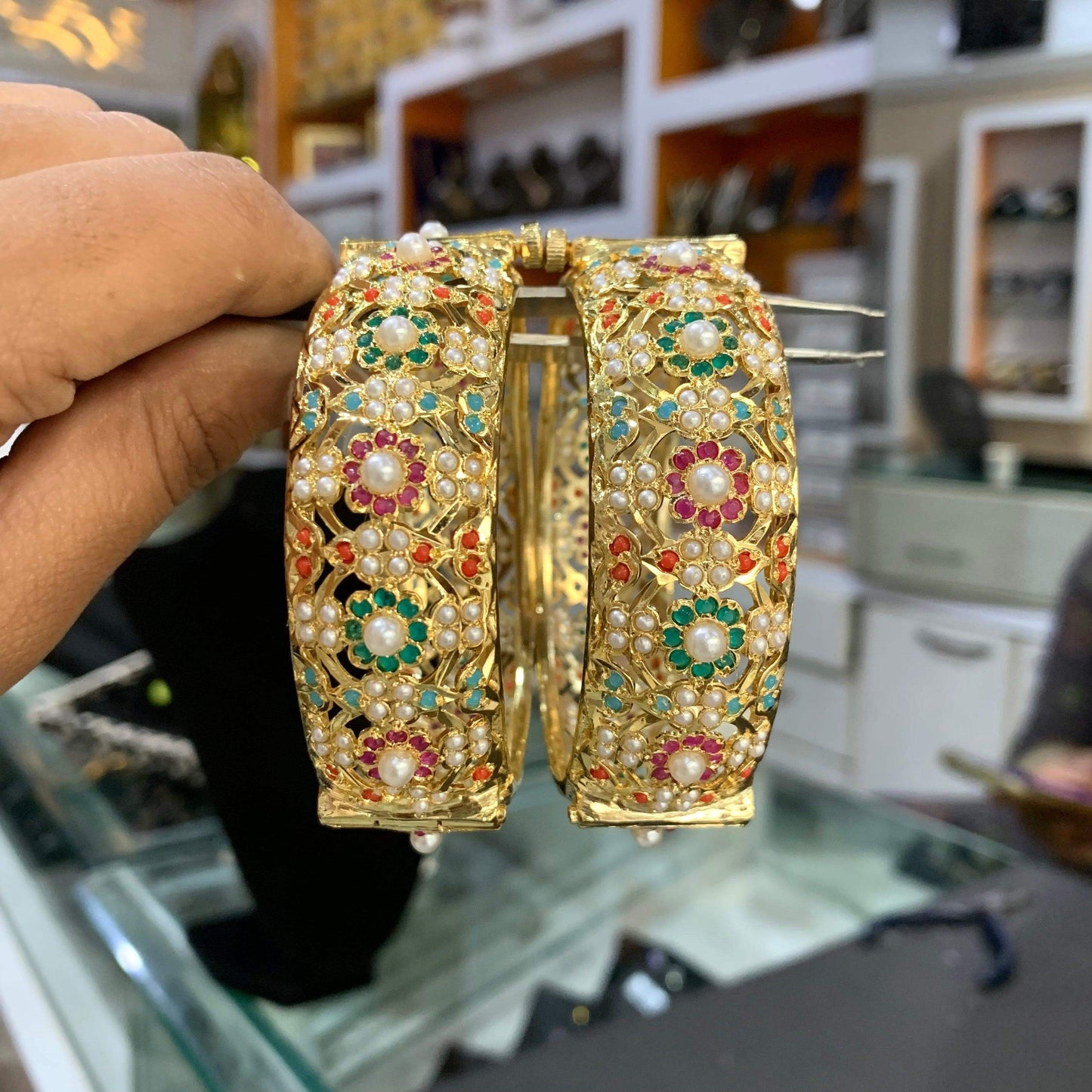 Jadau Bangles 67545 - Vijay & Sons