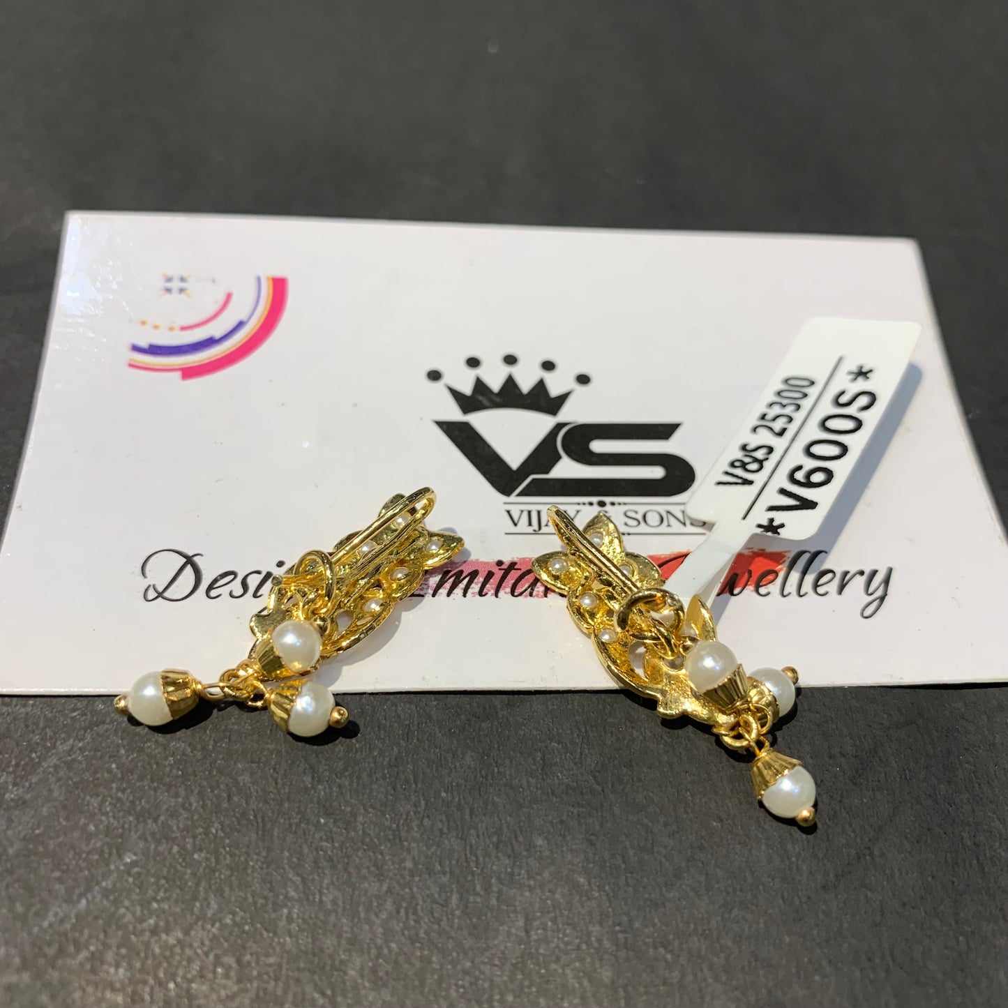 Jadau Earrings 531456