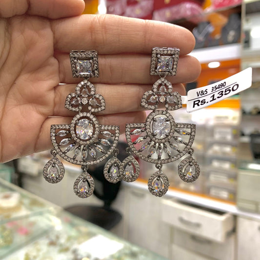 Diamond Earrings 5642662