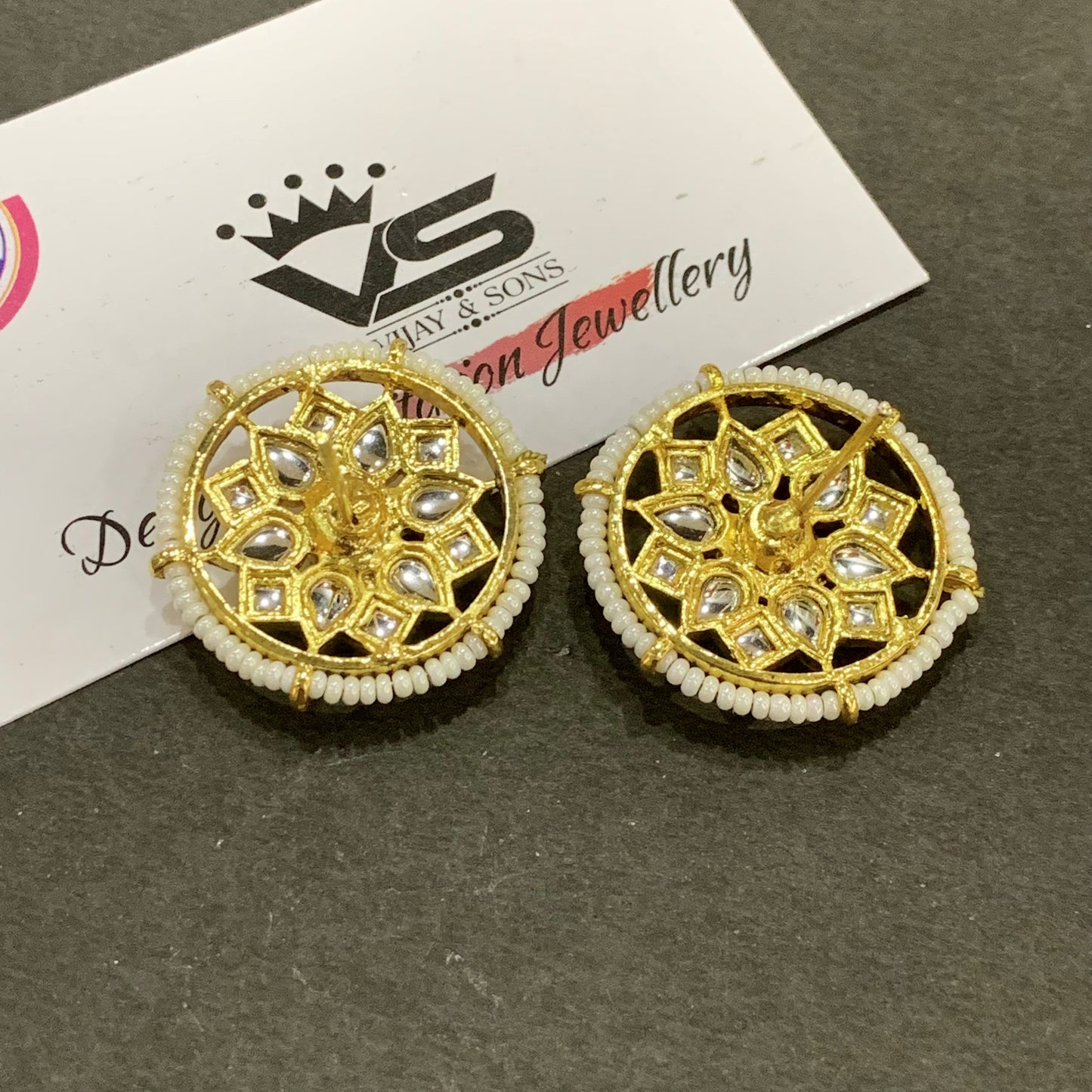 Studs / Topas 613555 - Vijay & Sons