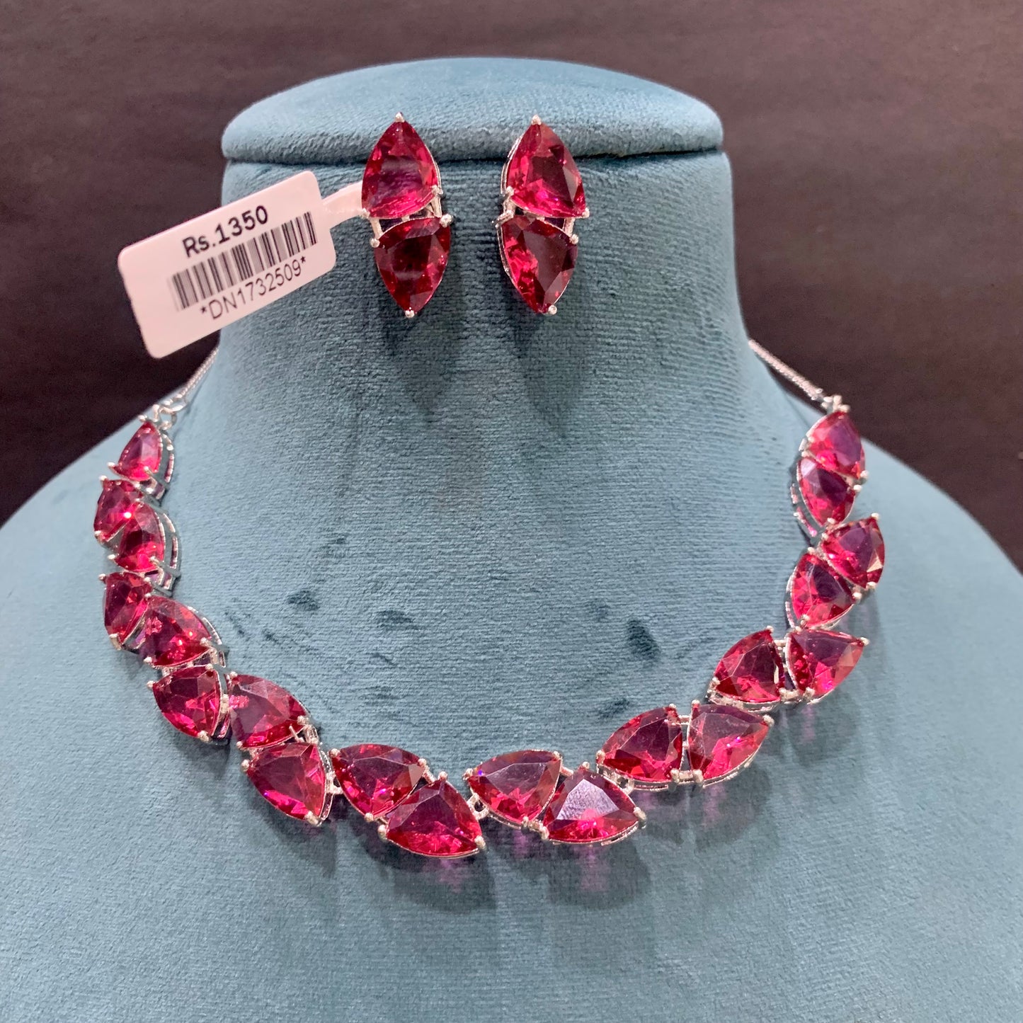 Diamond necklace set 57965447