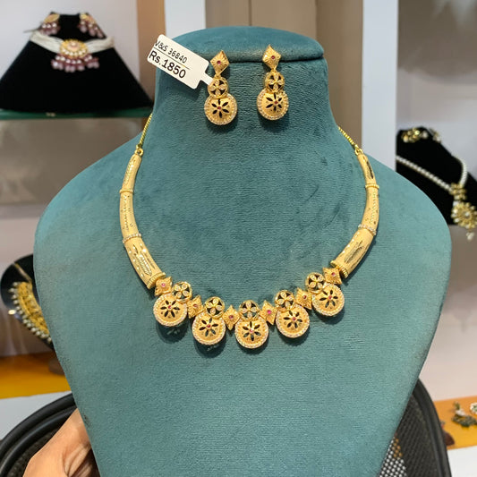 Gold Forming Necklace Set 3576556