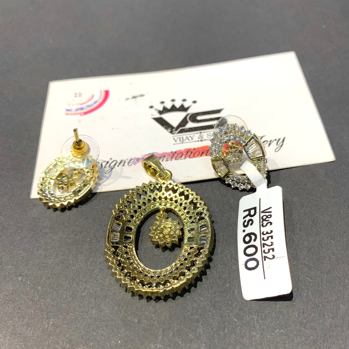 Zircon Pendant set 453678