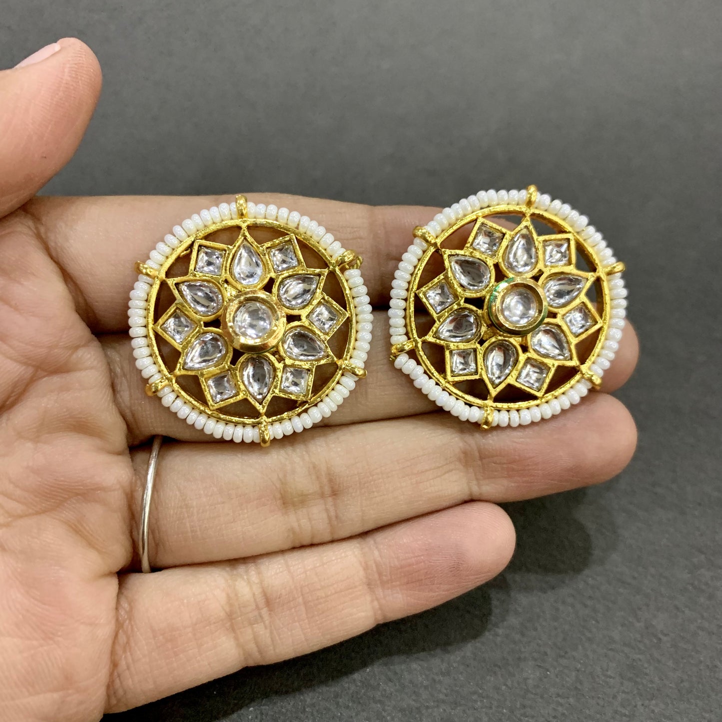 Studs / Topas 613555 - Vijay & Sons