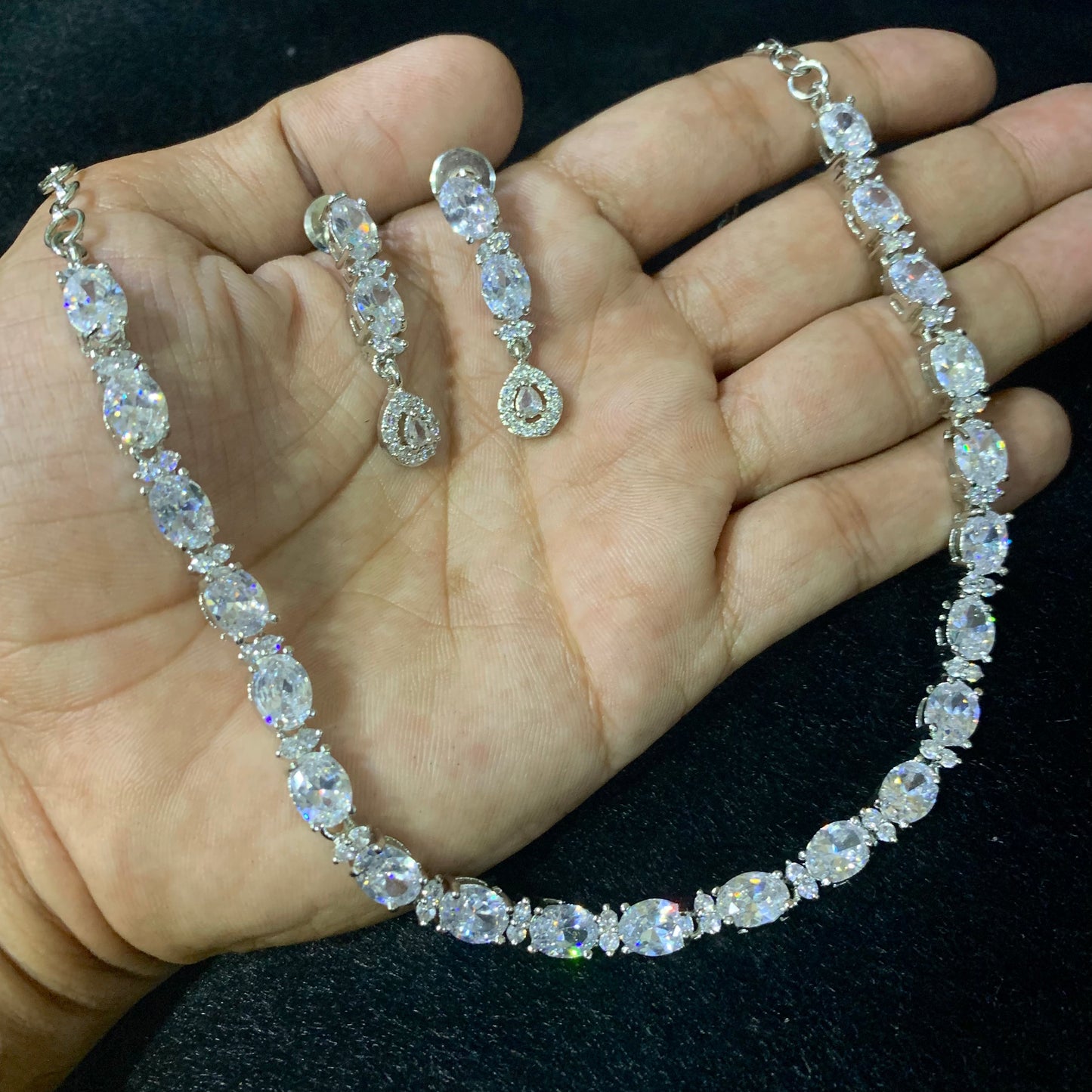 Diamond necklace set 57965447