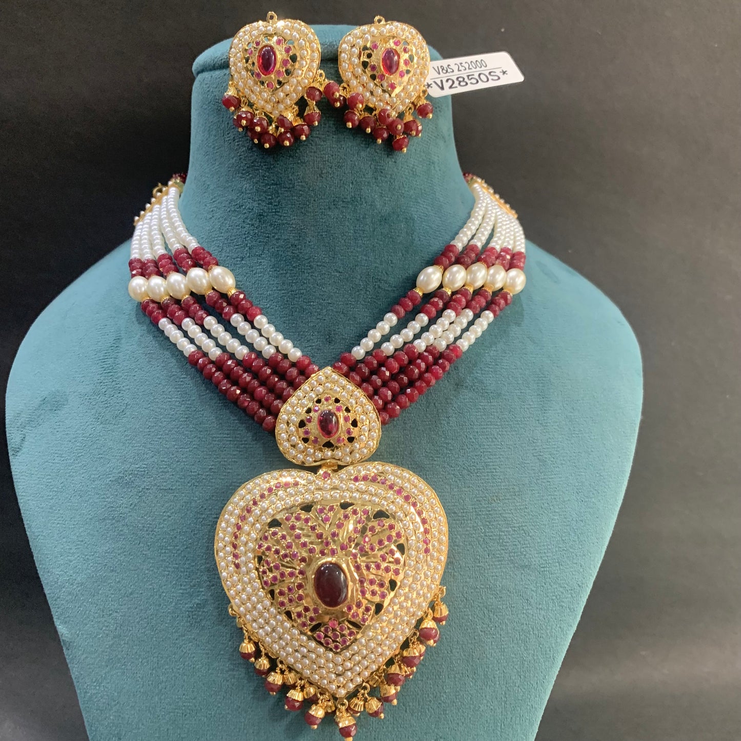 Jadau Necklace Set 8787462