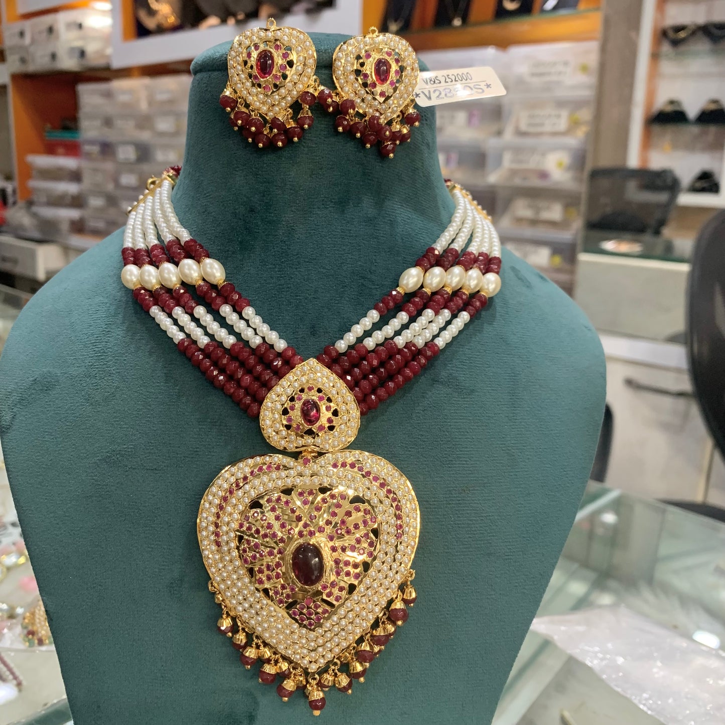 Jadau Necklace Set 8787462