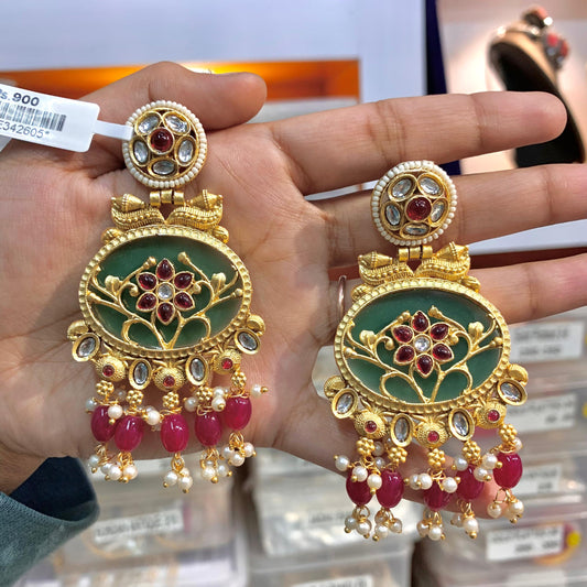 Antique Earrings 4667666