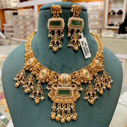 Antique Necklace Set 56544