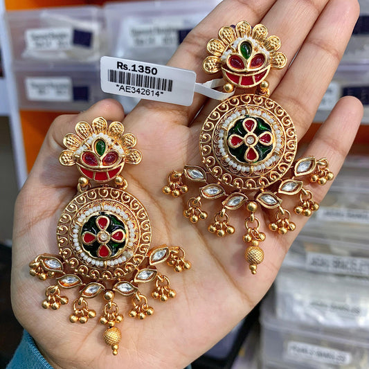 Antique Earrings 4367336