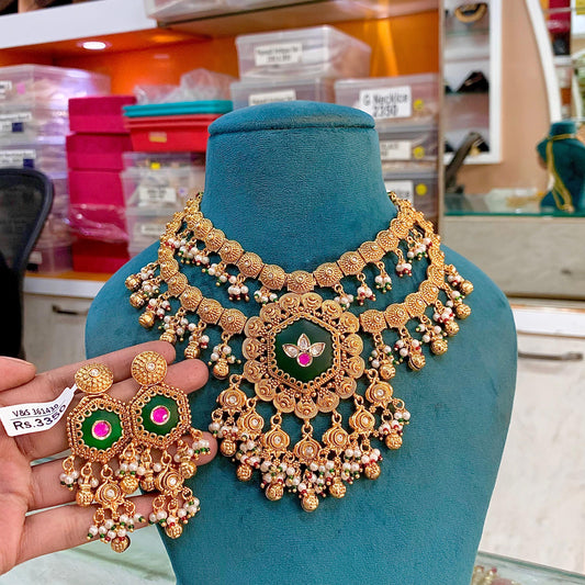 Antique Necklace Set 3466677