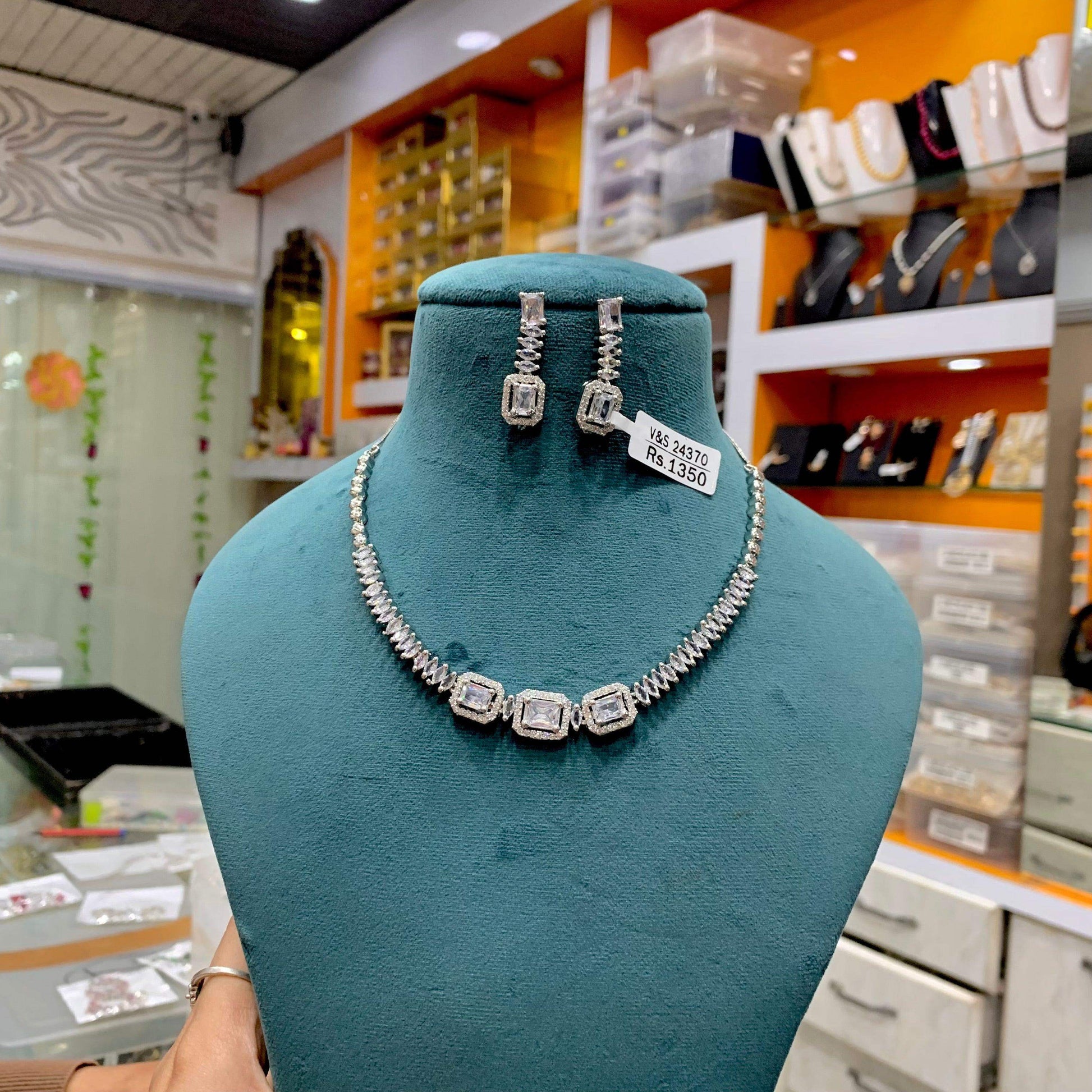 Zircon Necklace Set 0643 - Vijay & Sons