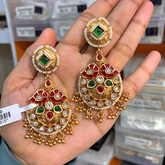 Antique Earrings 4367336
