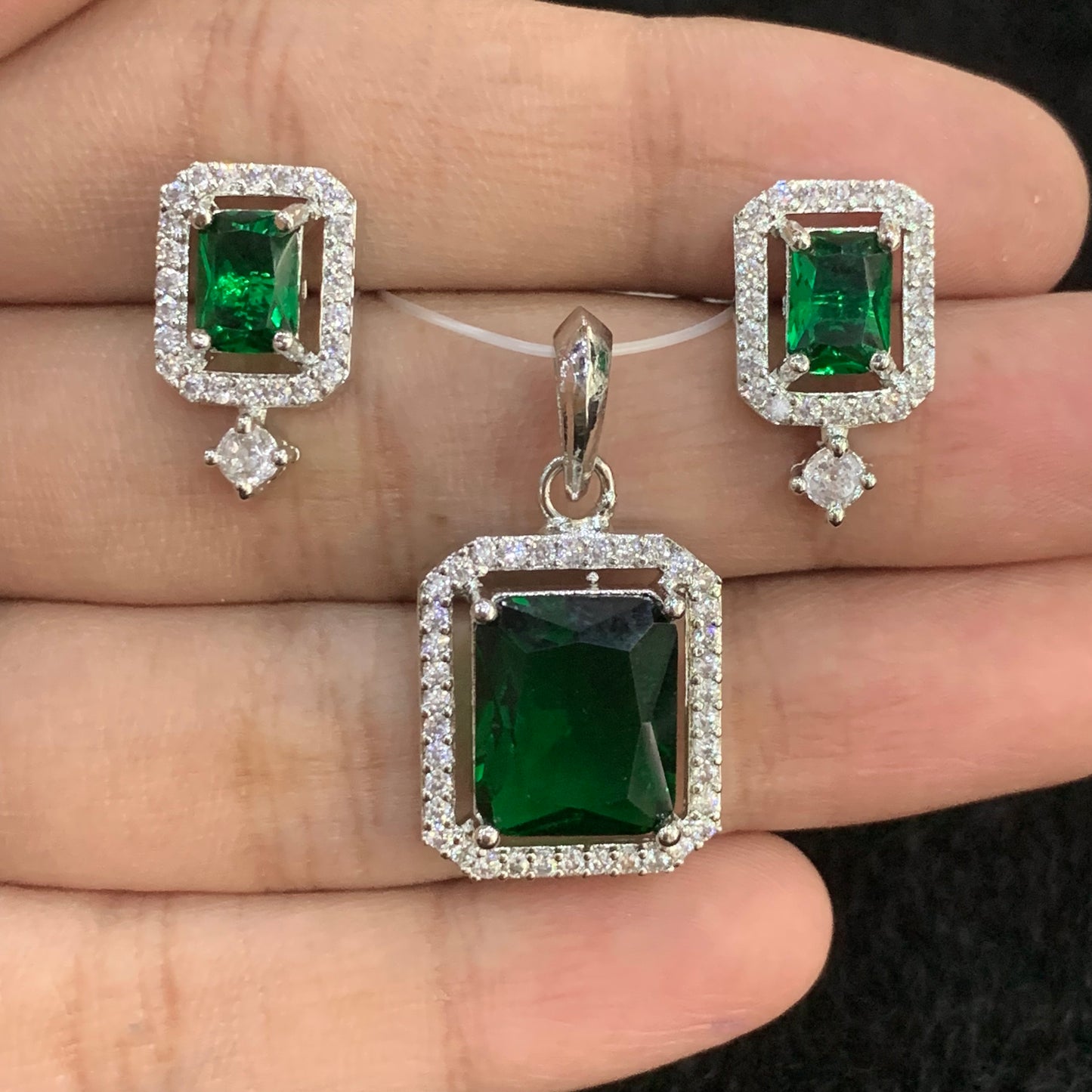 Zircon Pendant Sets 4678901