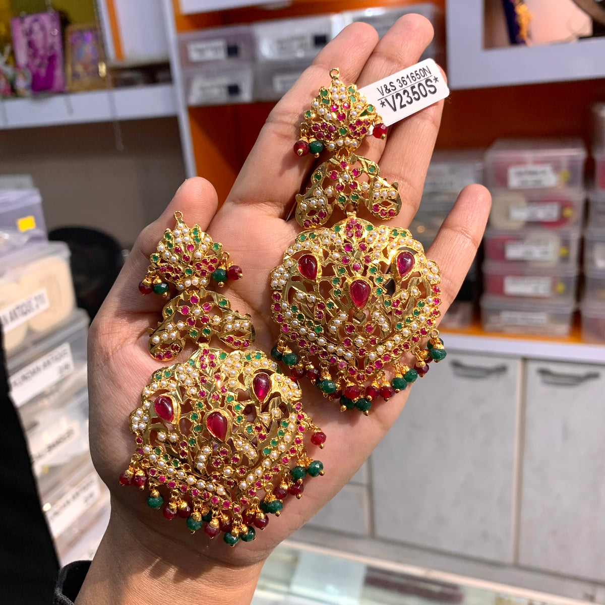 Jadau Earrings 423666