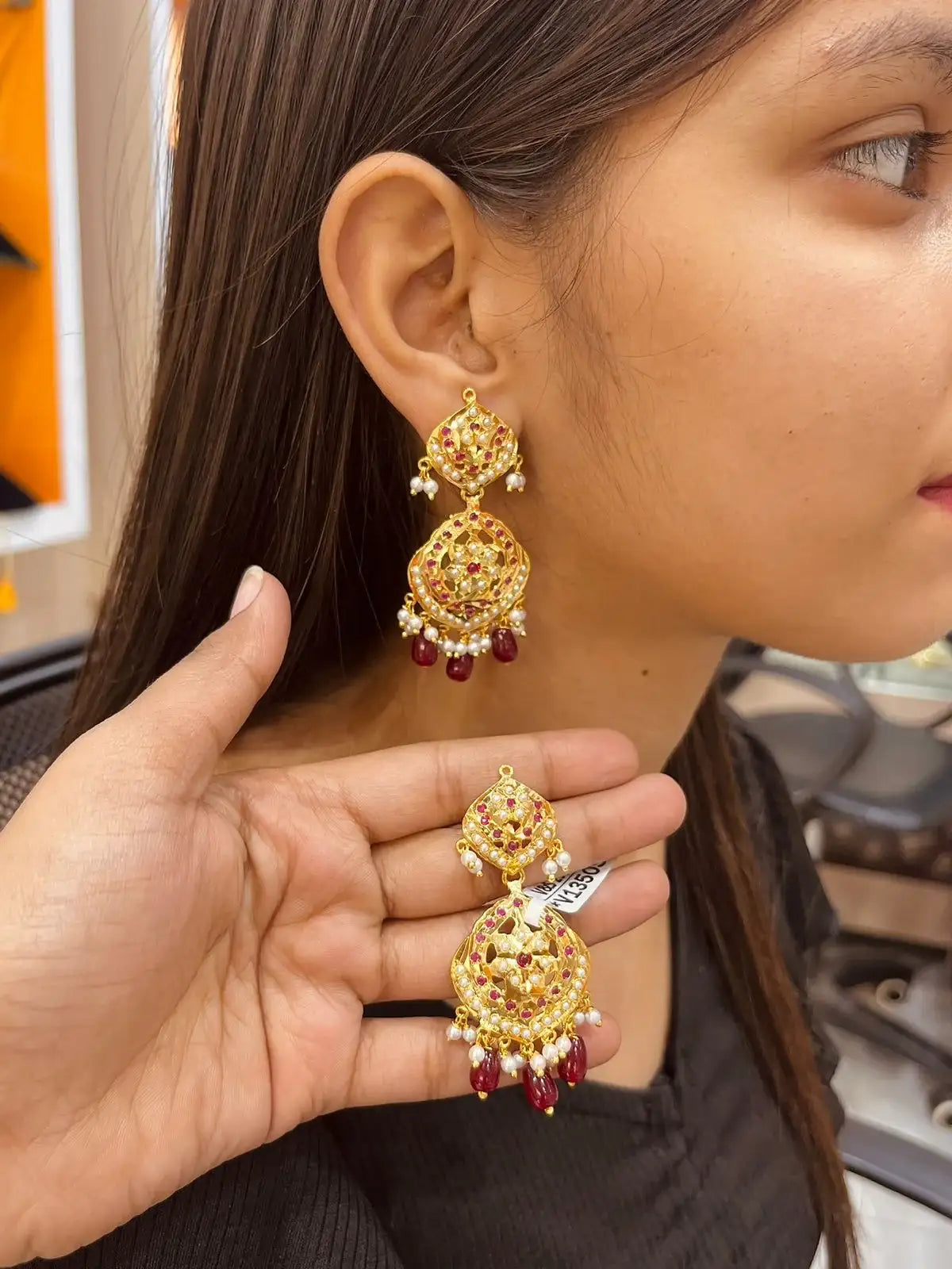 Jadau Earrings 577543