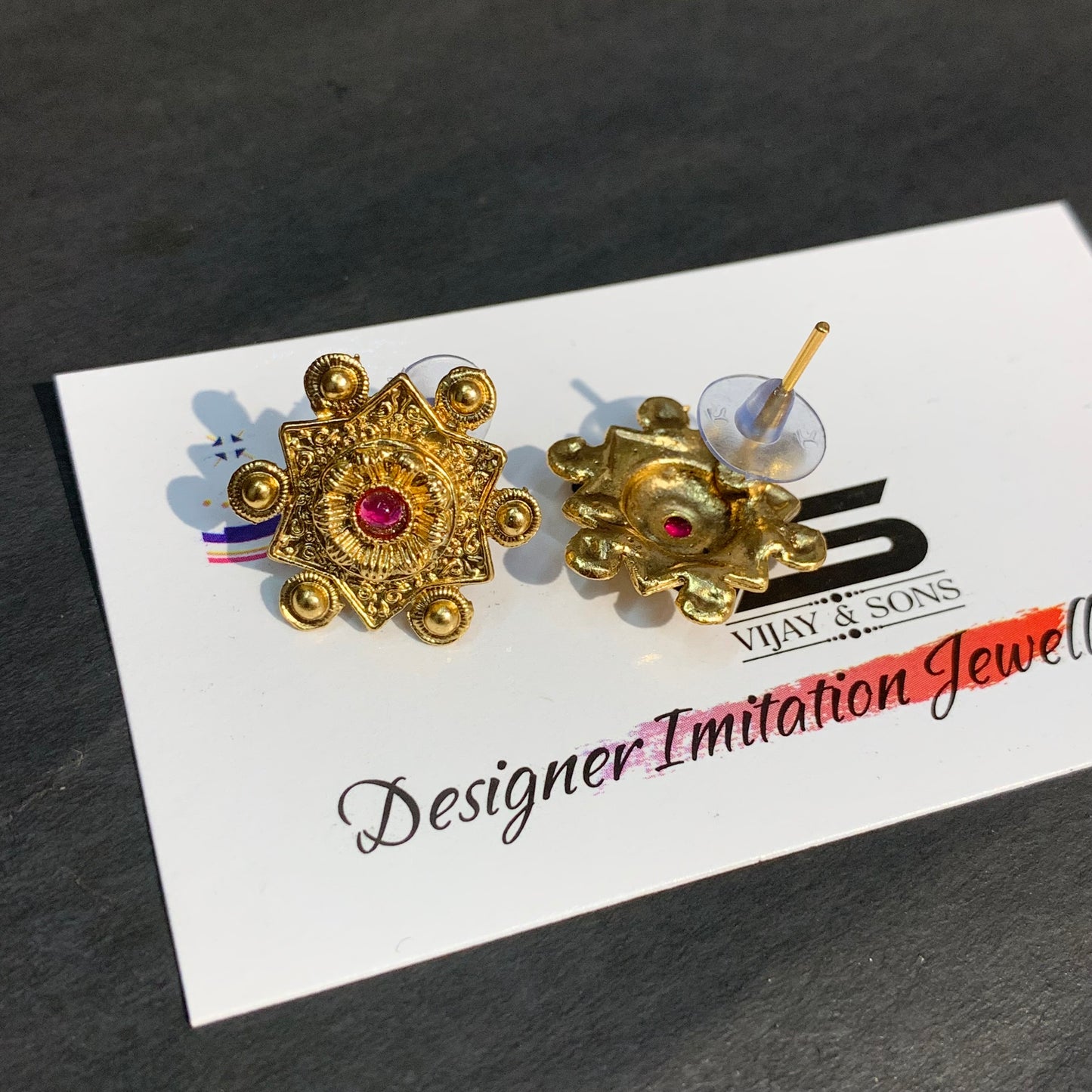 Antique studs 833581