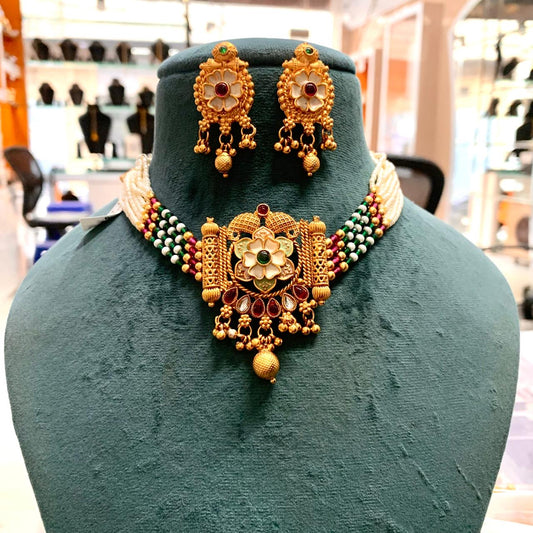 Antique Necklace Set 6266363