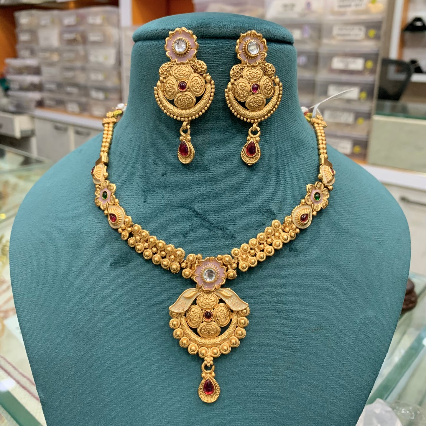 antique necklace set 4654654