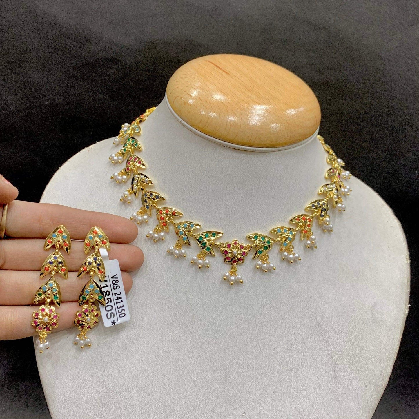 Jadau necklace set 8230 - Vijay & Sons
