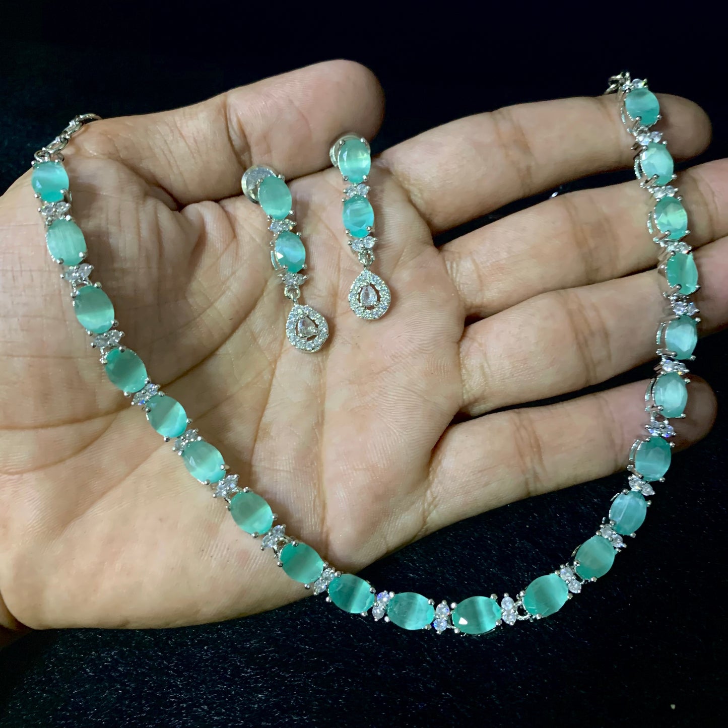 Diamond necklace set 57965447