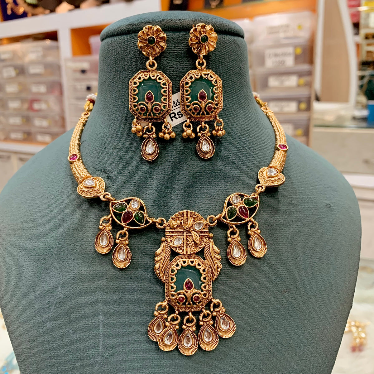 Antique Necklace Set 46293