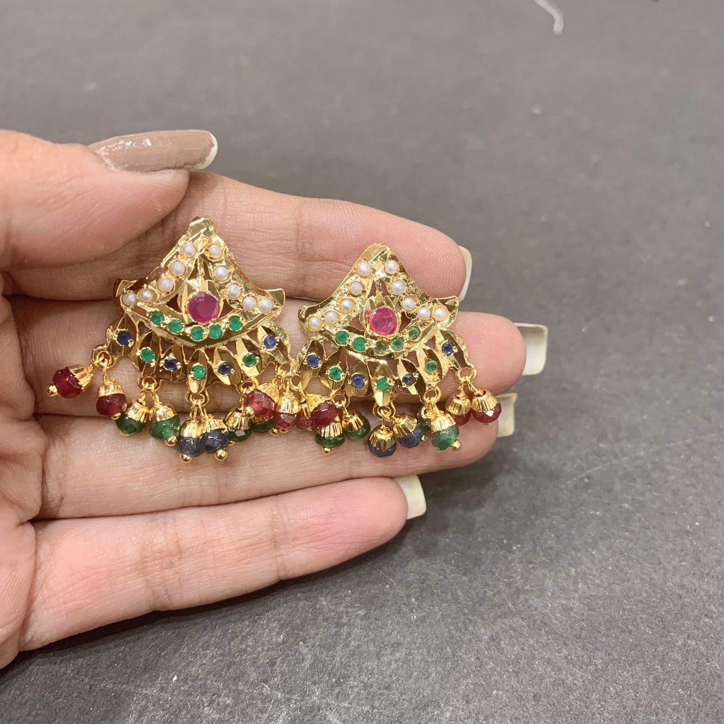 Jadau studs 46644677 - Vijay & Sons