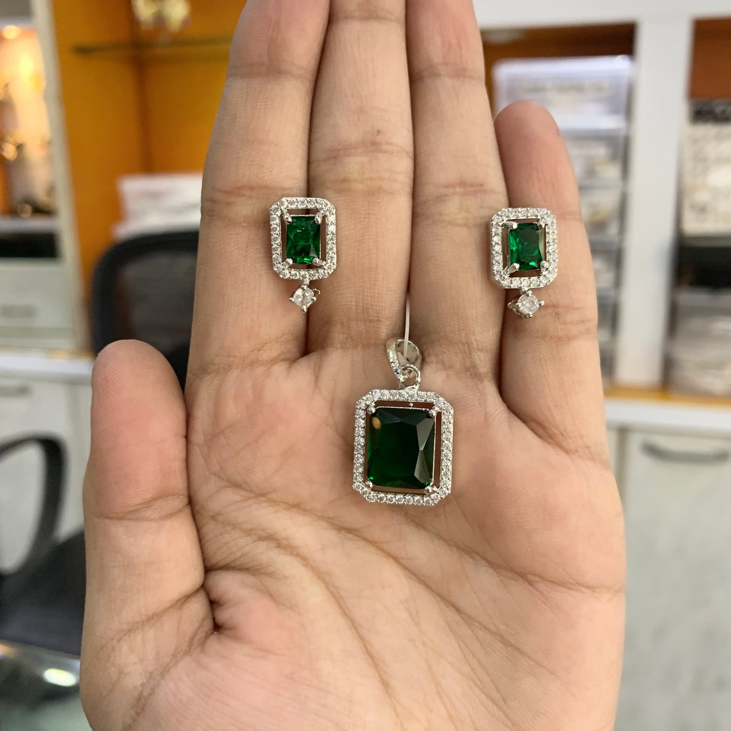 Zircon Pendant Sets 4678901