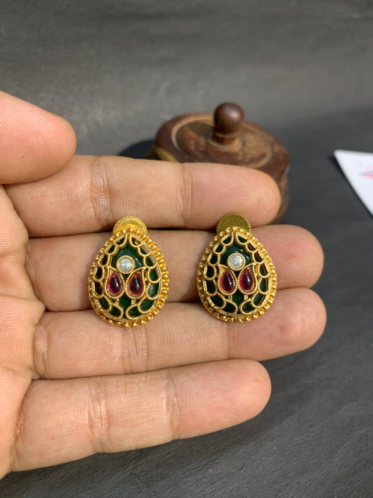 Antique studs 83392