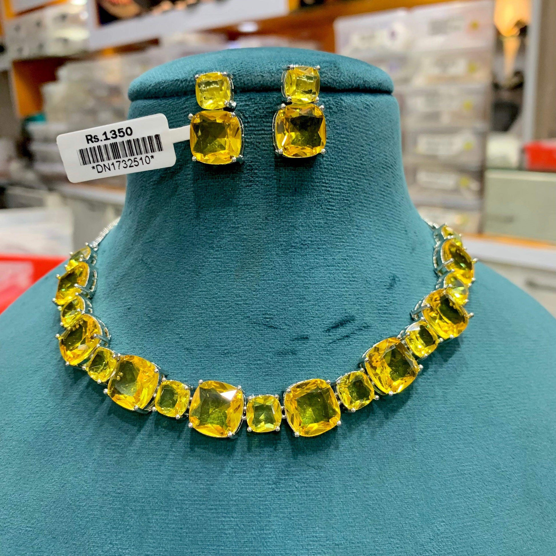 Zircon Necklace sets 68658 - Vijay & Sons