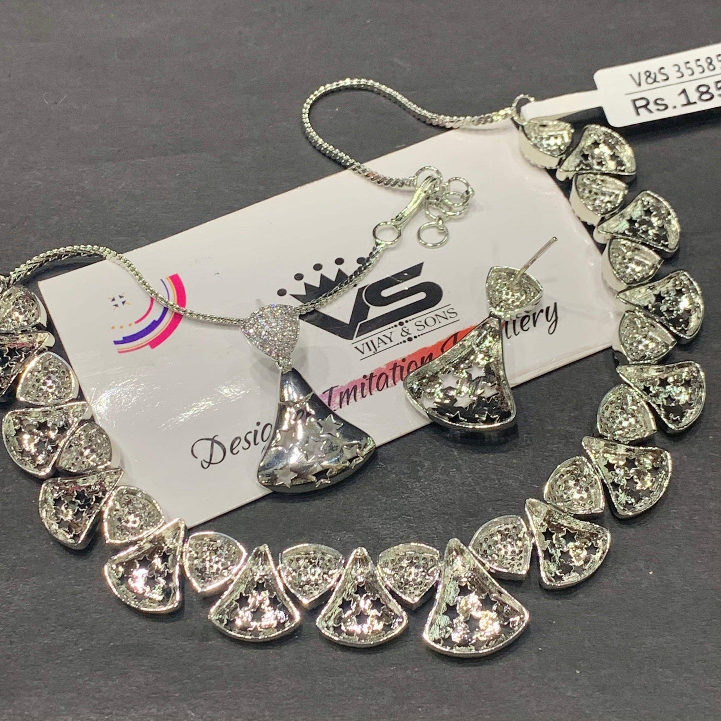 Diamond Necklace Set 46645 - Vijay & Sons
