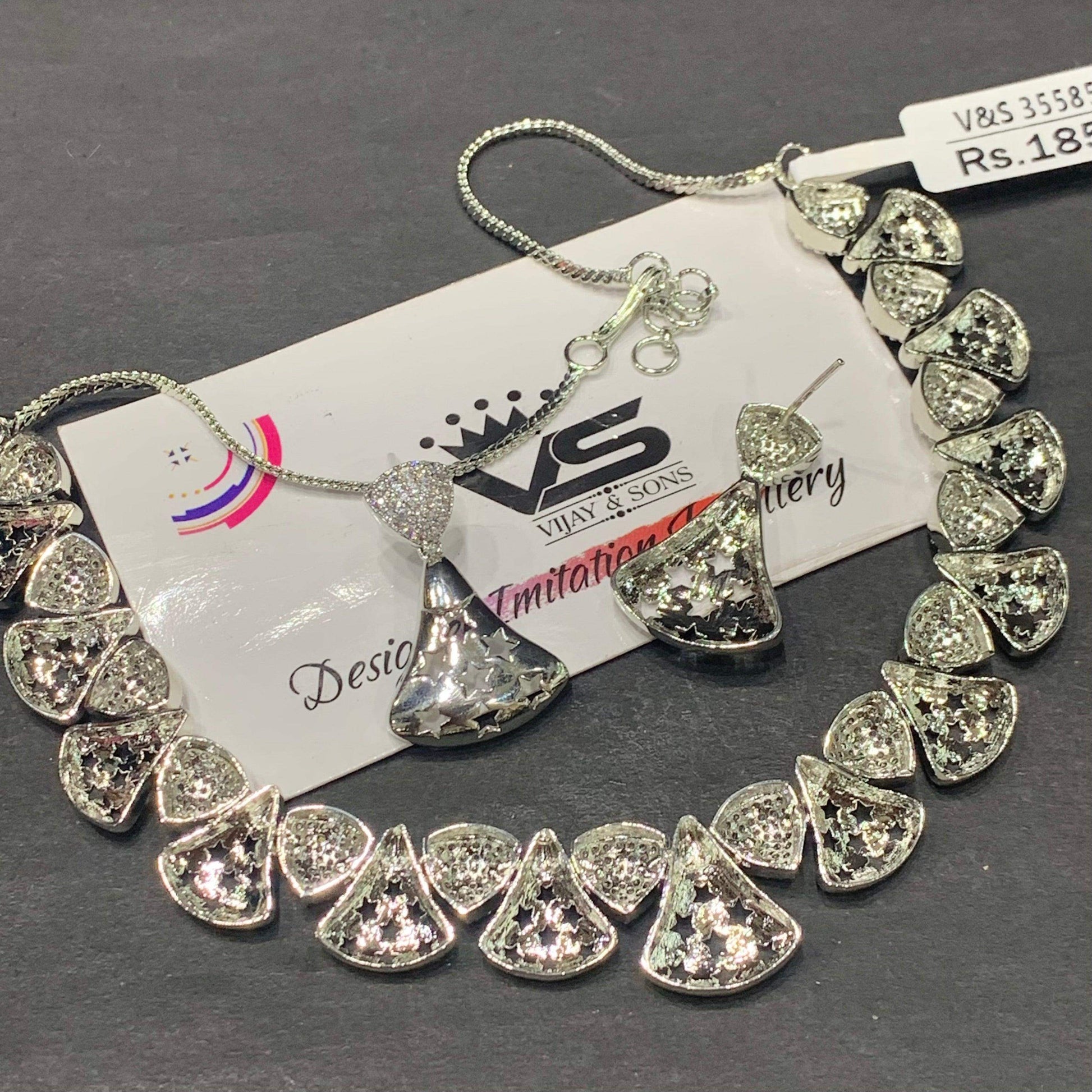 Diamond Necklace Set 46645 - Vijay & Sons