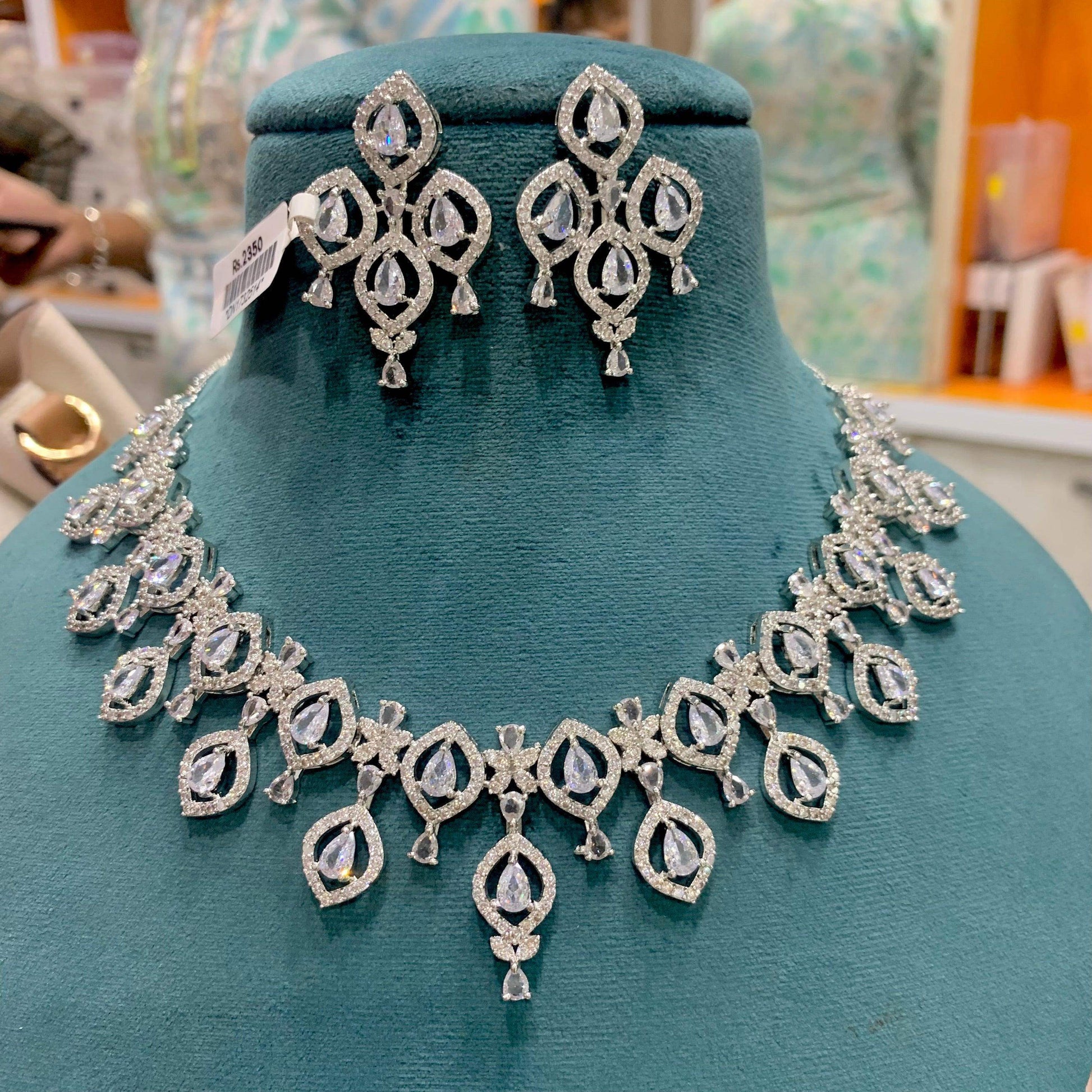 Diamond necklace set 25889 - Vijay & Sons