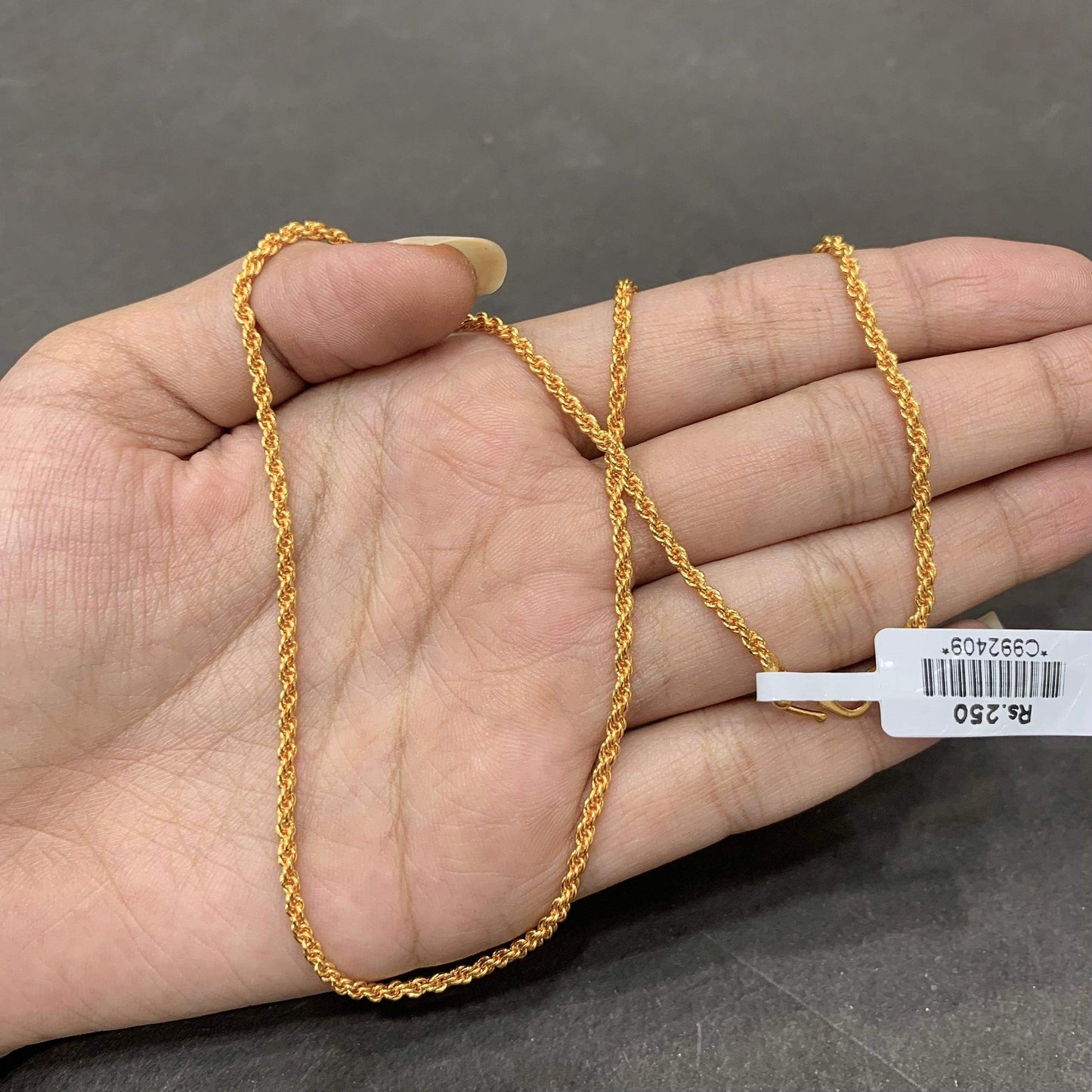 Golden Chain 992409 - Vijay & Sons