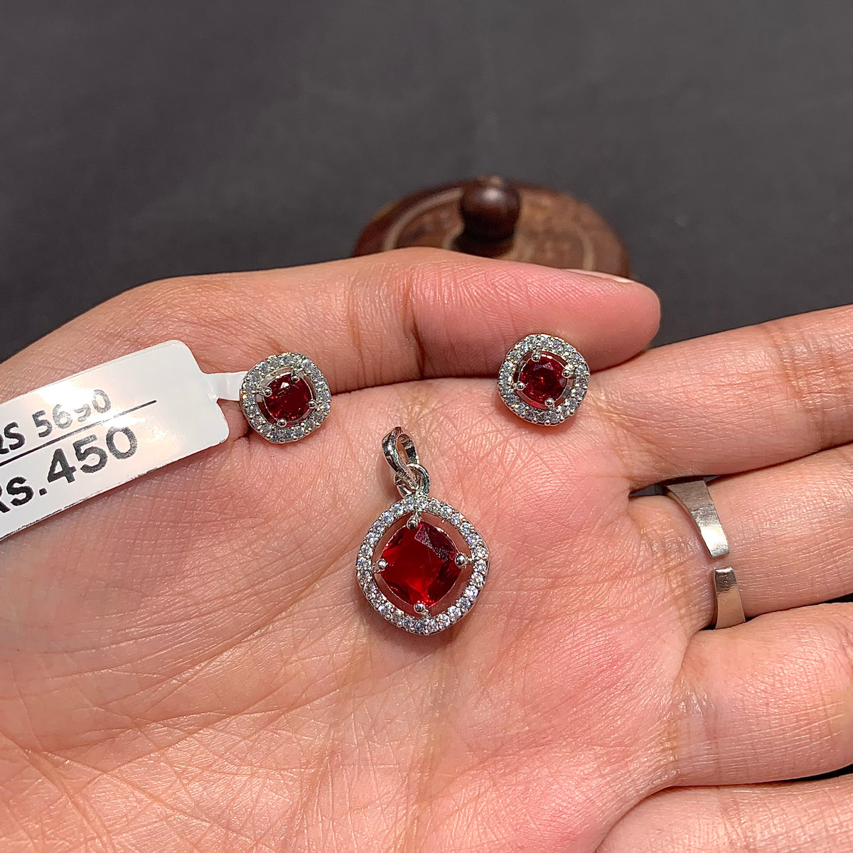 Zircon Pendant set 566643