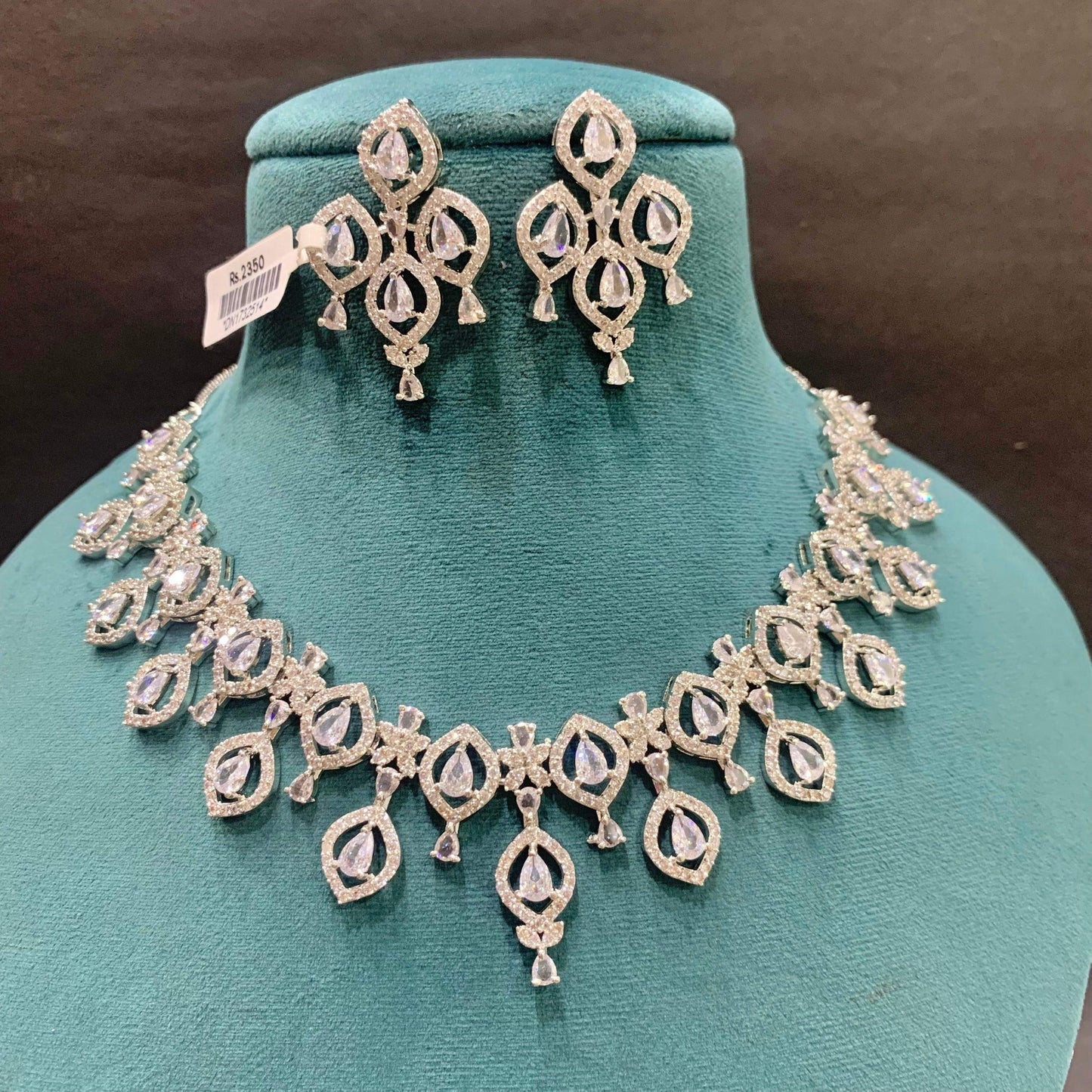 Diamond necklace set 25889 - Vijay & Sons
