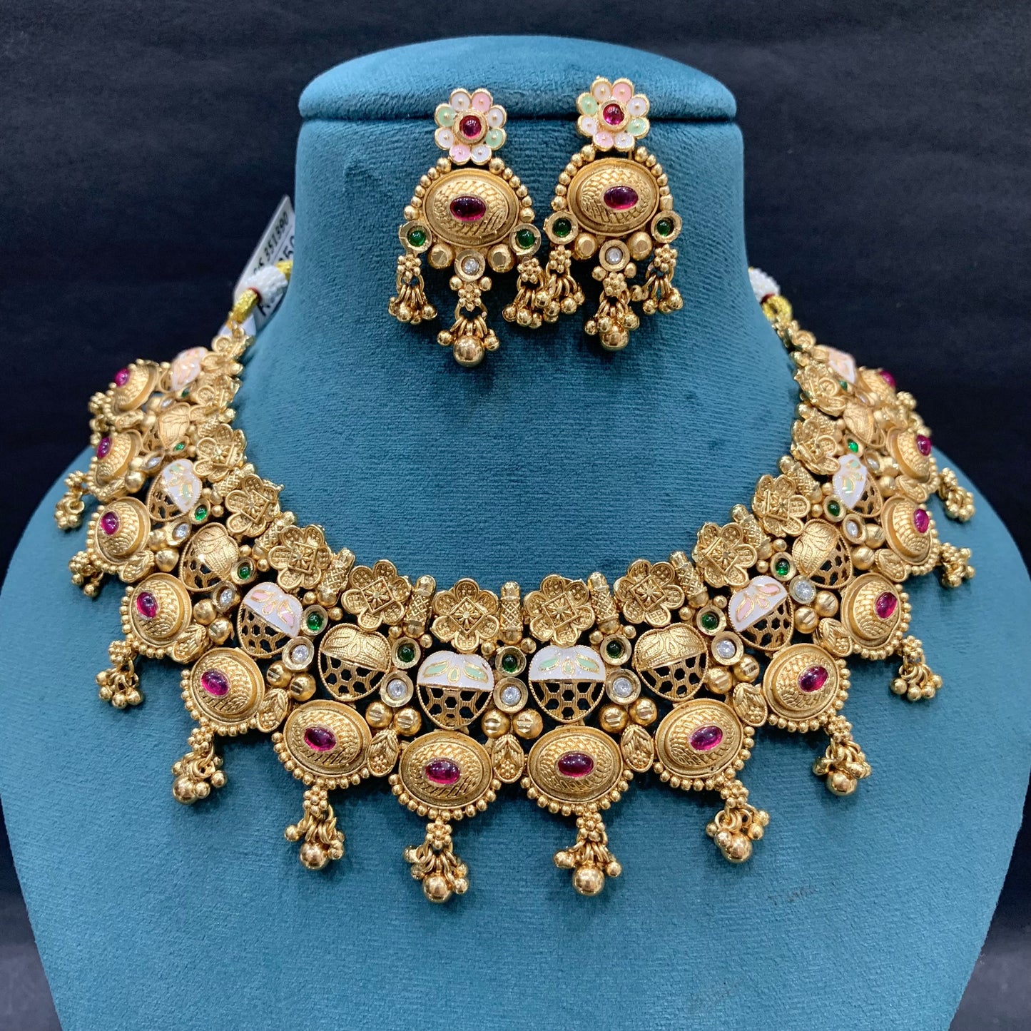 Antique necklace set 246545