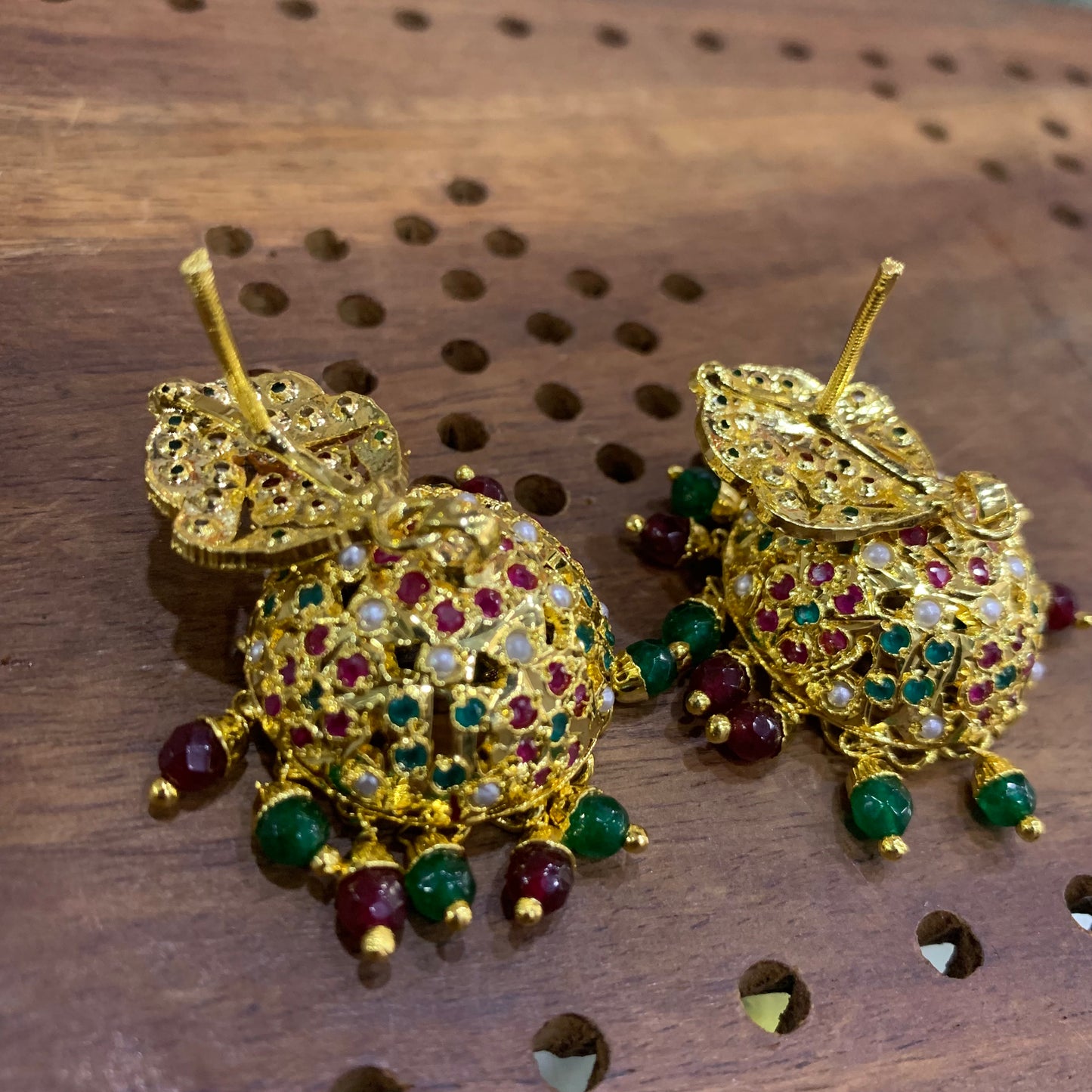 Jadau Earrings 536965