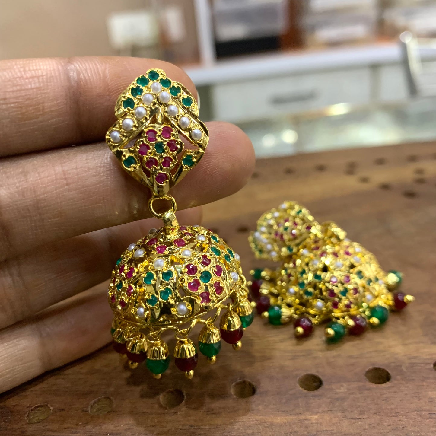 Jadau Earrings 536965