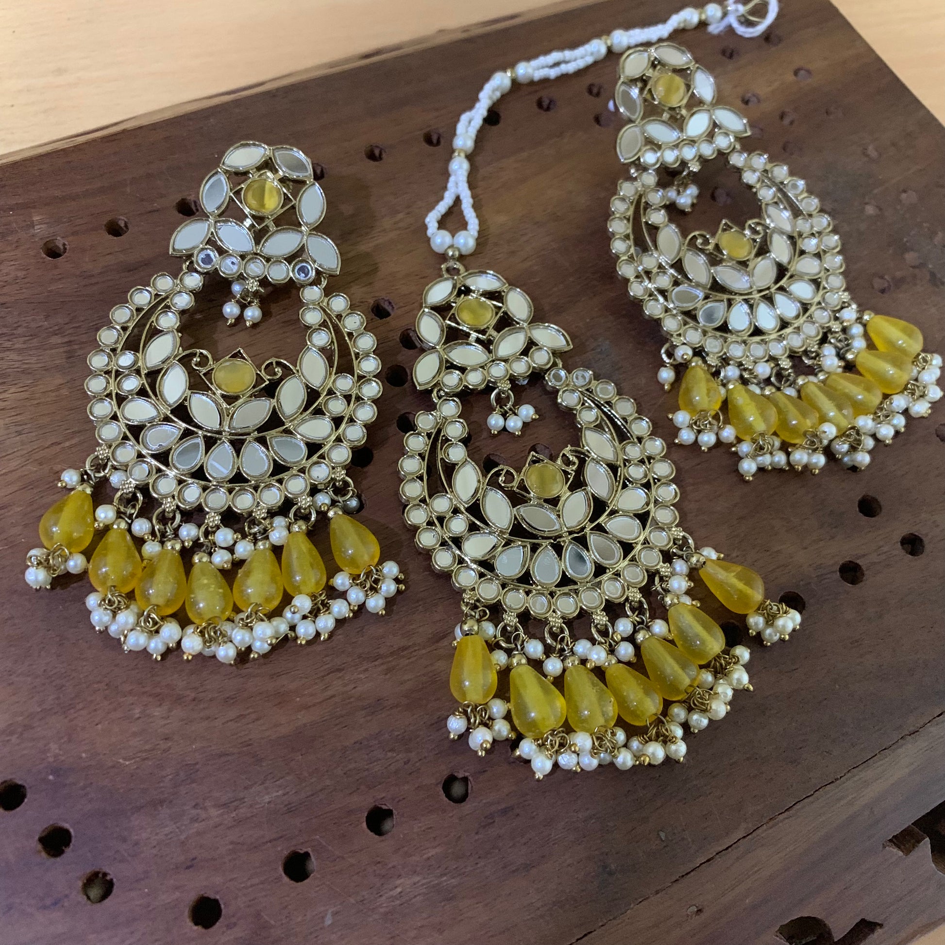 Kundan Tikka Earrings 38472 - Vijay & Sons