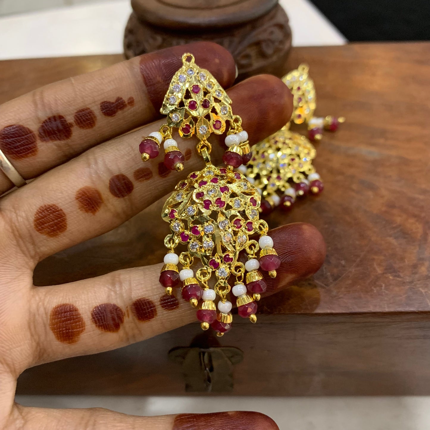Jadau Earrings 564791