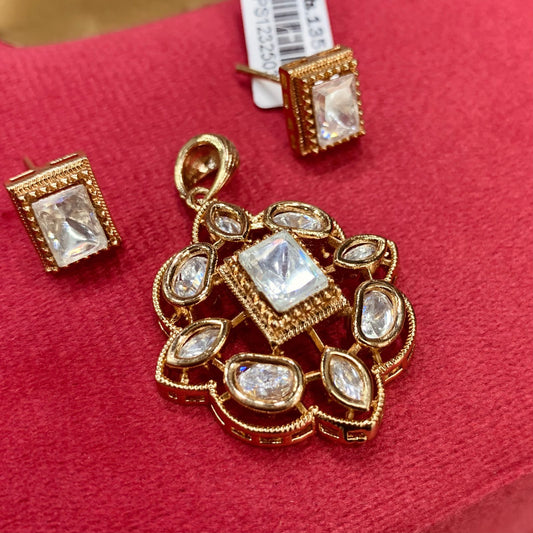 Kundan Pendant Set 627635