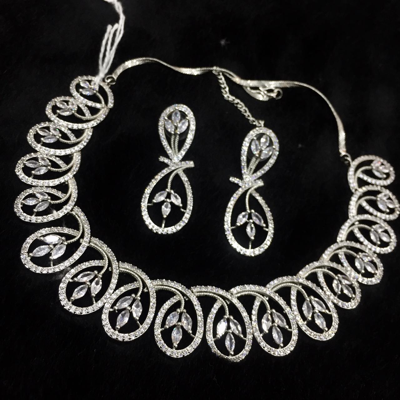 Diamond necklace 165494