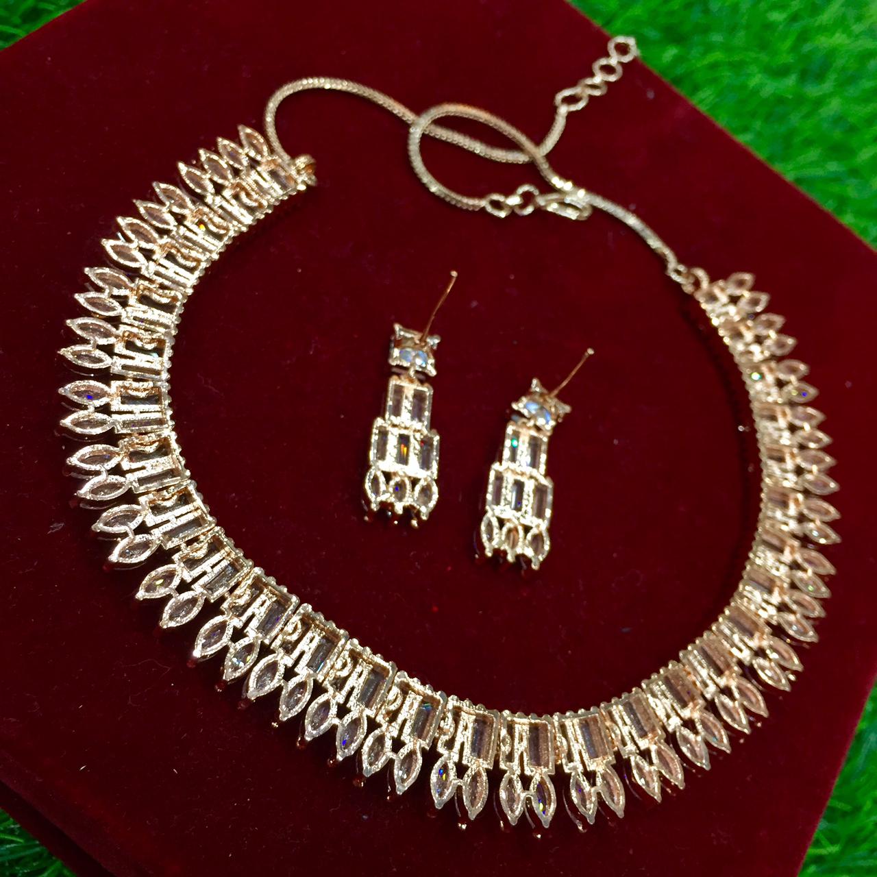 Diamond necklace 8777