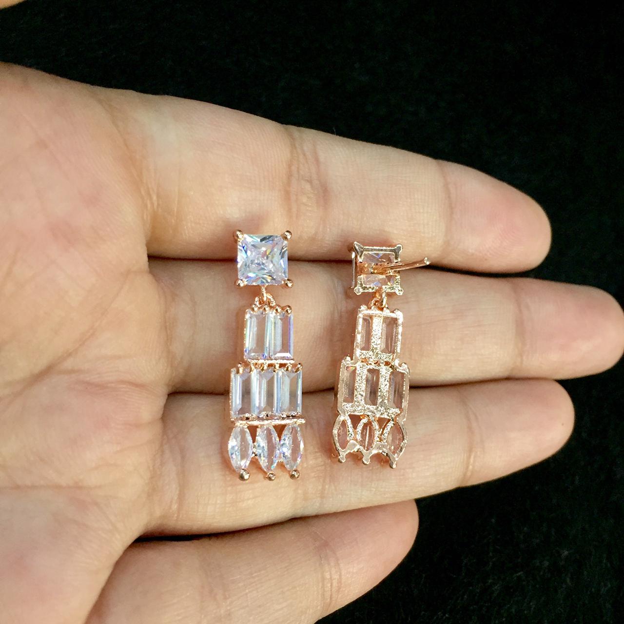 Diamond necklace 8777