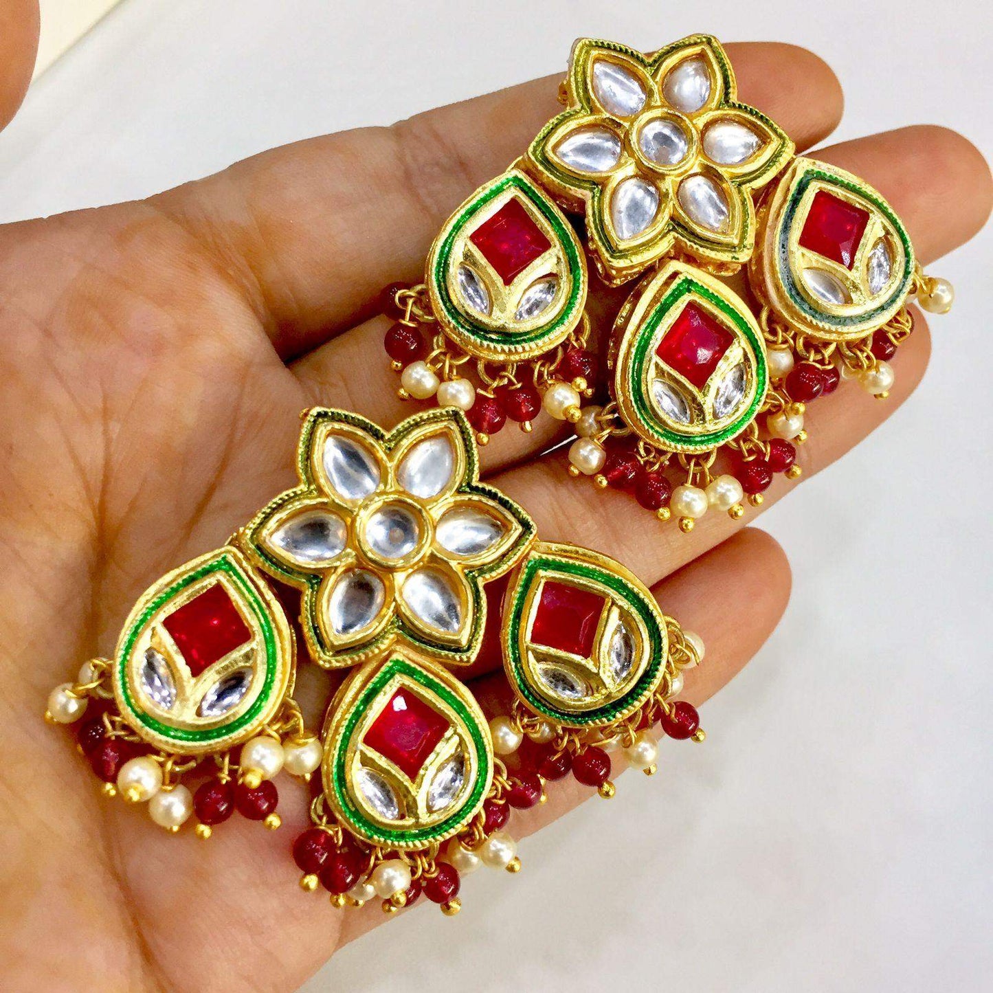 Ruby green quality kundan earrings 22445 - Vijay & Sons