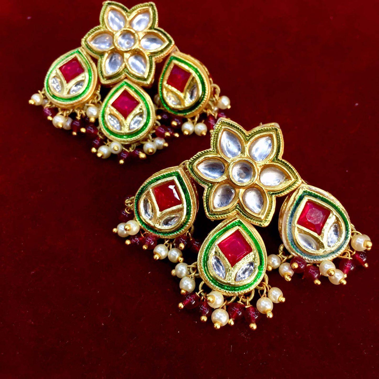 Ruby green quality kundan earrings 22445 - Vijay & Sons