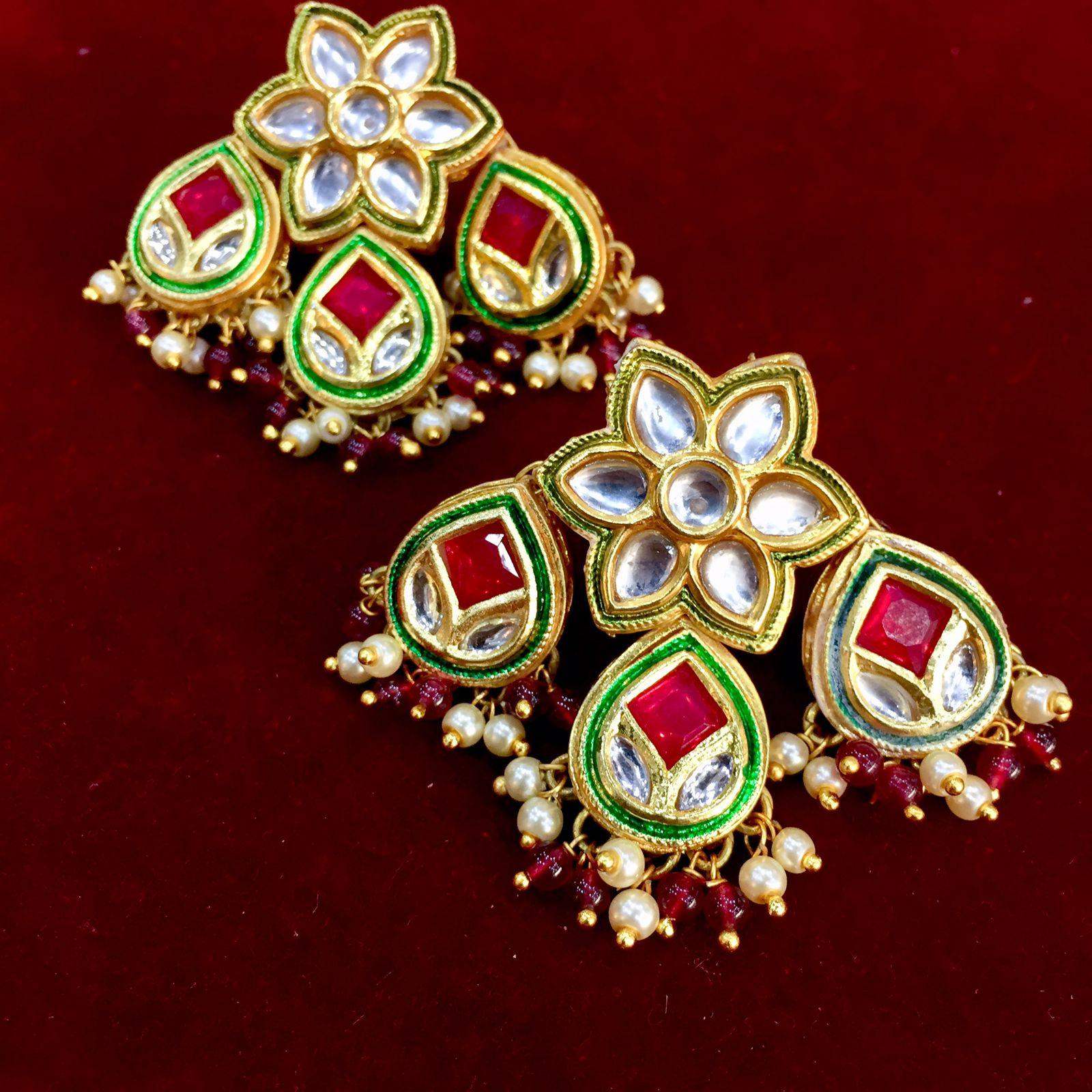 Ruby green quality kundan earrings 22445 - Vijay & Sons
