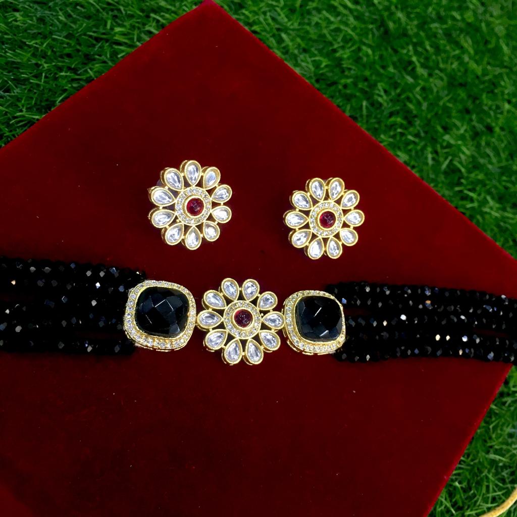 Kundan necklace set 47786356