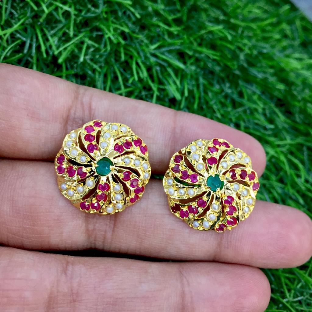 Jadau studs 26544677 - Vijay & Sons